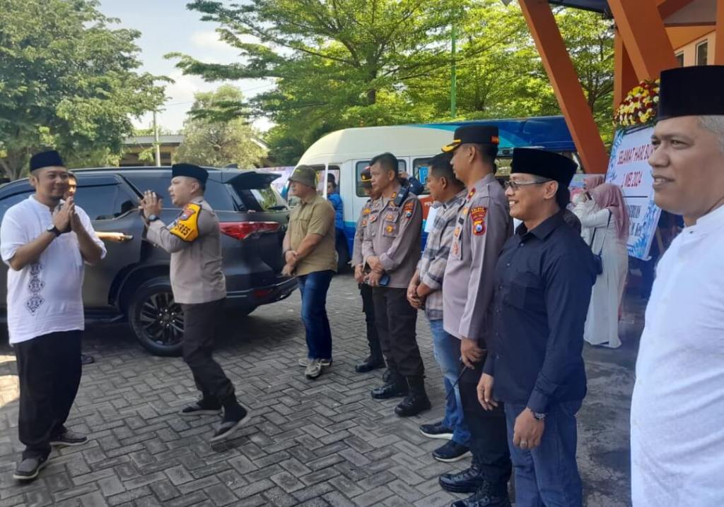 May Day, Kapolres Pasuruan Dan PJ Bupati Dampingi Kegiatan Sholawatan Dan Do’a Bersama Dalam Rangka Hari&nbsp;Buruh