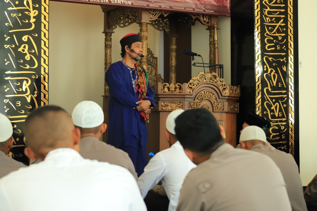 Tingkatkan Keimanan Anggota Polres Gresik Gelar Binrohtal bareng Ustadz Alumul&nbsp;Huda