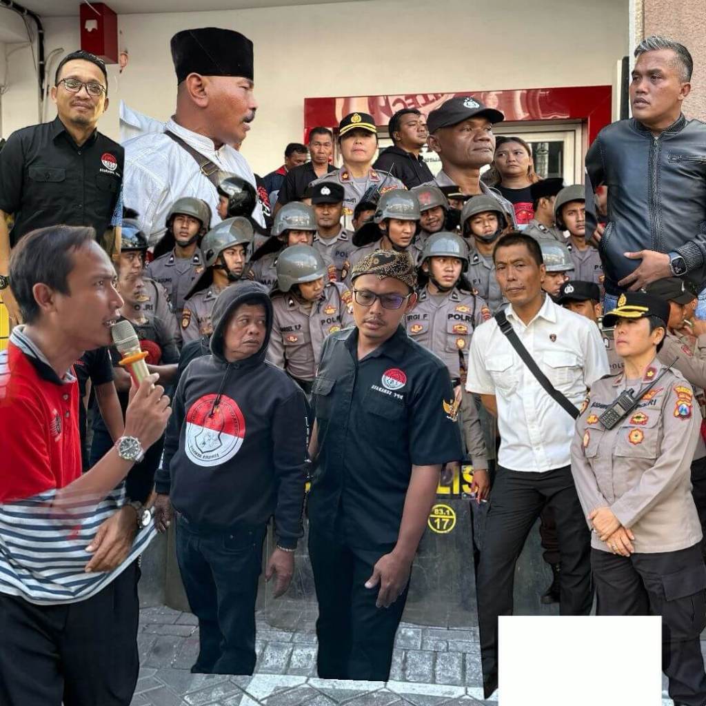 Kapolsek Dukuh Pakis Surabaya Dikritik Karena Sikapnya Terhadap&nbsp;Pendemo