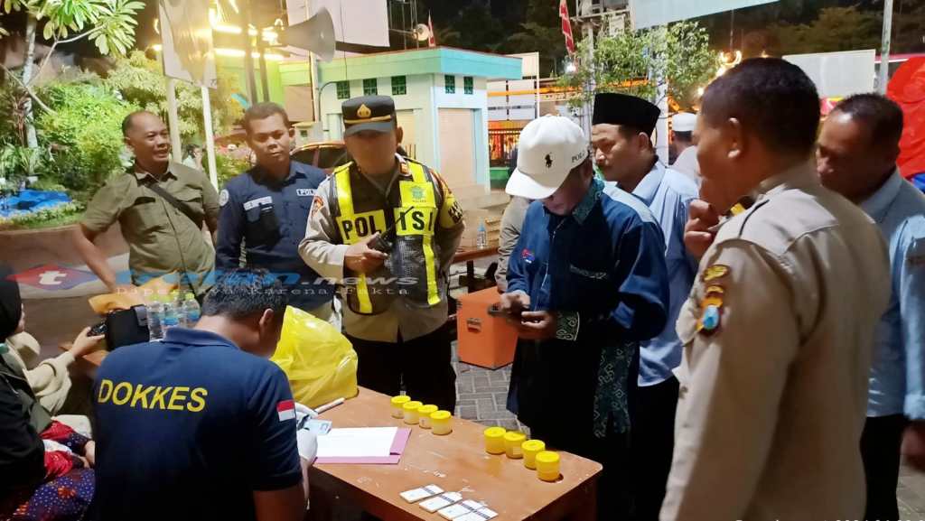 Antisipasi Lakalantas Polres Pamekasan Tes Urine Sopir Bus Pengangkut Jamaah Haji, Berikut&nbsp;Hasilnya