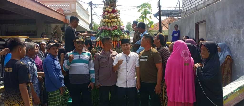 Tradisi Gunungan Meriahkan Sedekah Bumi Dusun Klampisan Desa Tambakrejo&nbsp;Duduksampeyan