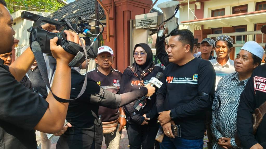 AMI Tantang Tiga Majelis Hakim PN Surabaya Dalam Kasus Dini&nbsp;Sera