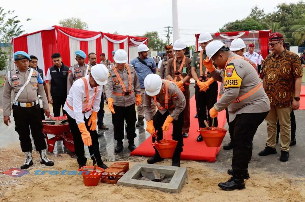 Irwasda Polda Jatim Menandai Awal Pembangunan Mako Polres Pamekasan dengan Groundbreaking&nbsp;Simbolis