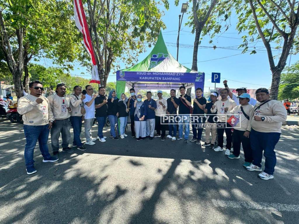 Puncak Perayaan HUT Ke-3 Aliansi Wartawan Sampang: Semarak Bakti Sosial di Alun-Alun&nbsp;Trunojoyo